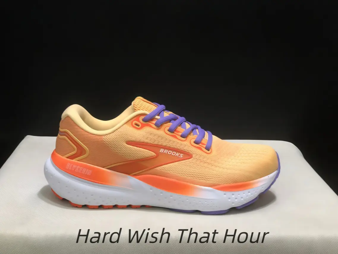 Warm gradient cushioned walking sneakers, supportive sole ideal for training, travel & all-day leisure activities