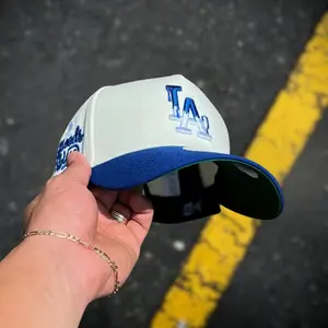 New Era LA Dodgers 9forty BLUE Hat – Structured Crown Flat Bill Cap for Baseball Fans, Collectors and Streetwear Lovers