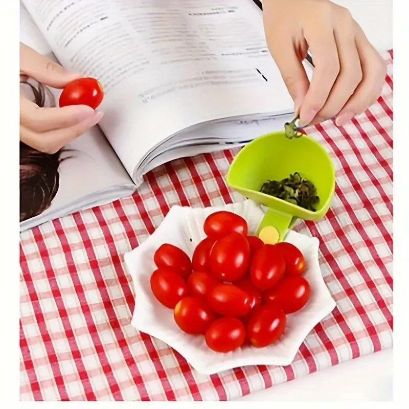 4pcs Colorful Plastic Dip Clip Bowl Plate Holders Perfect for Serving Chips, Sauces, Veggies, Sugar and Vinegar Kitchen Tool