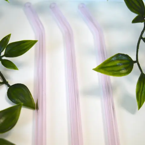 Pink Reusable Glass Straw (1 straw)
