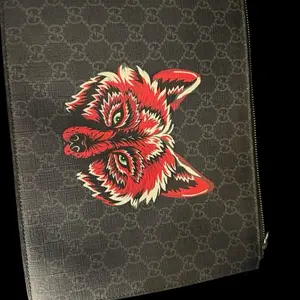 Pre-owned GUCCI Coated Canvas Clutches & Wristlets Preowned wristlet / Document Holder fox or Blooms