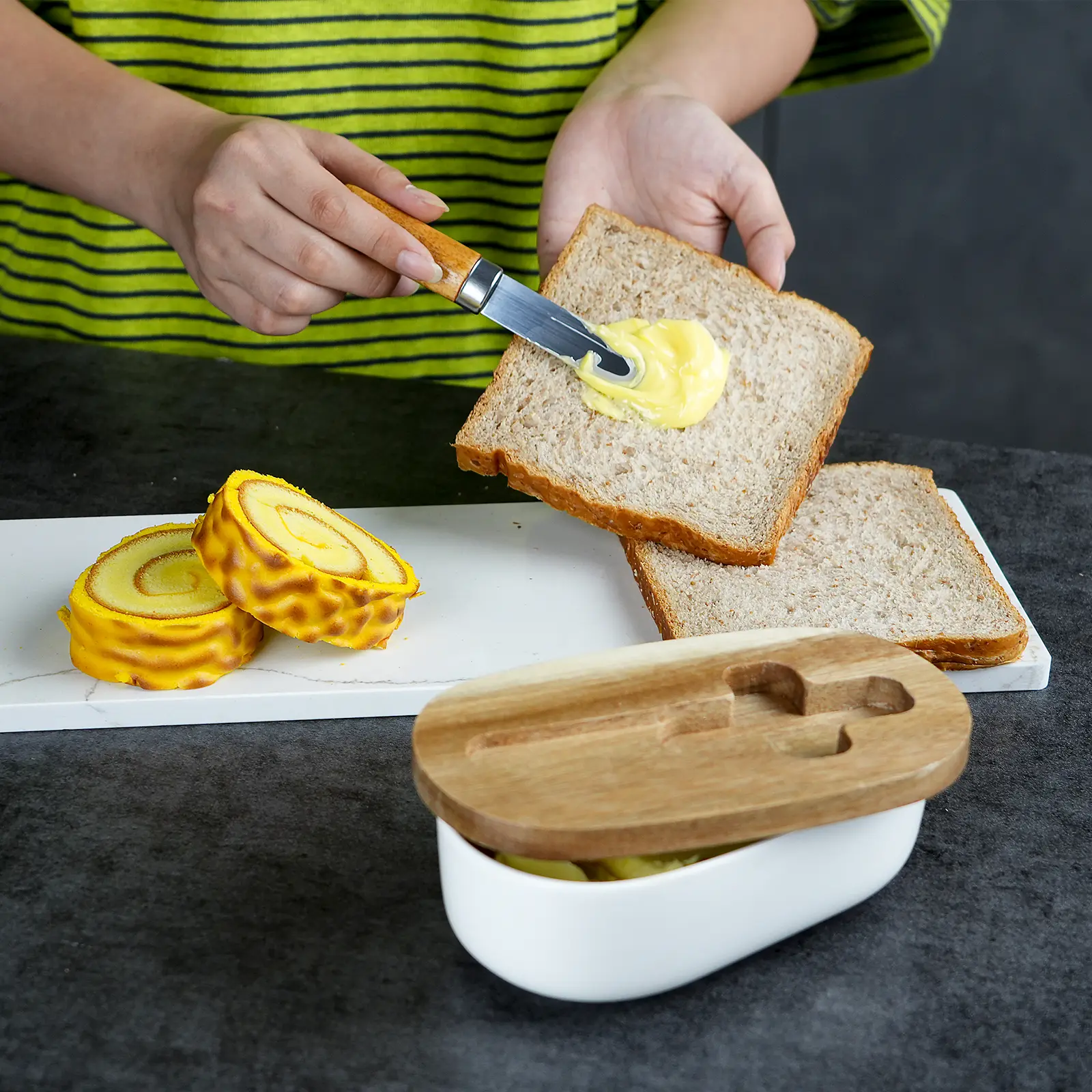 Elegant butter box with butter knife, acacia wood, high temperature resistance, household kitchen supplies, cutting butter, spreading bread Dinnerware Sets Kitchenware