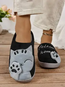 2025 New Lucky Cat Slippers – Cozy & Adorable!