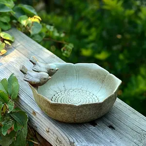 Retro Ceramic Bird Bowl, Elevate Your Outdoor Space, Home Decor Aesthetic Finds, Perfect for Garden & Patio, Stylish and Functional