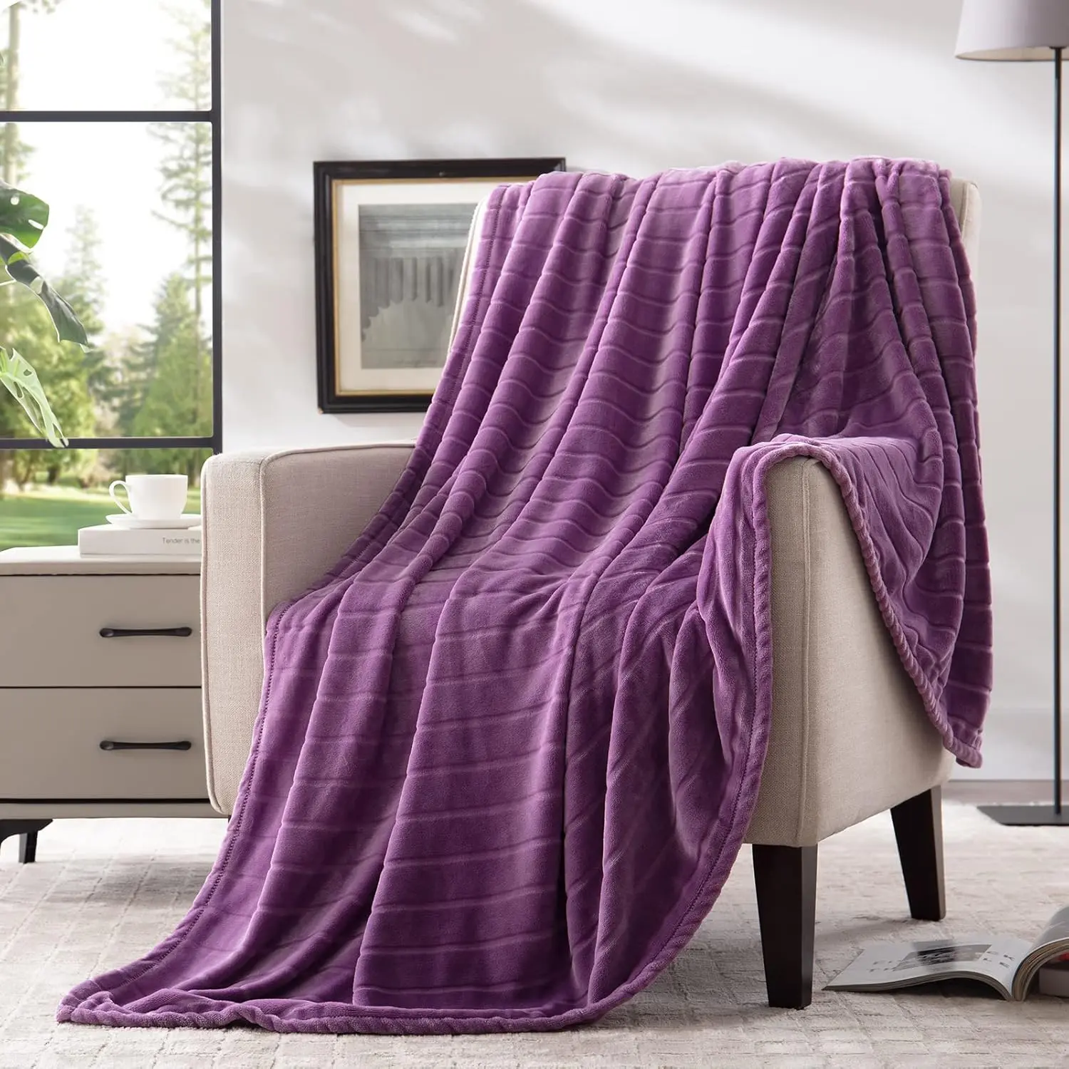 Bertte Throw Blanket, 330 GSM Super Soft Lightweight Luxury Fleece Blankets for Couch Sofa Bed Ultra Luxurious Warm and Cozy for All Seasons, 50"x 60", Lavender