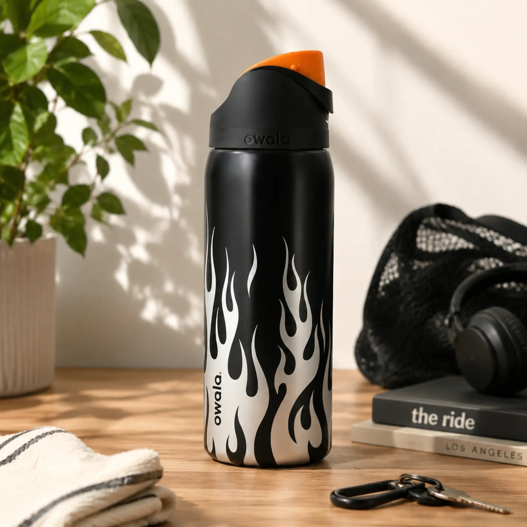 Owala FreeSip 32 oz Stainless Steel Insulated Water Bottle [Black Flame] - Hydration Tumbler, Stainless Steel Insulated Bottle with Straw Lid, Reusable Leakproof Cup for Travel, School & Outdoor