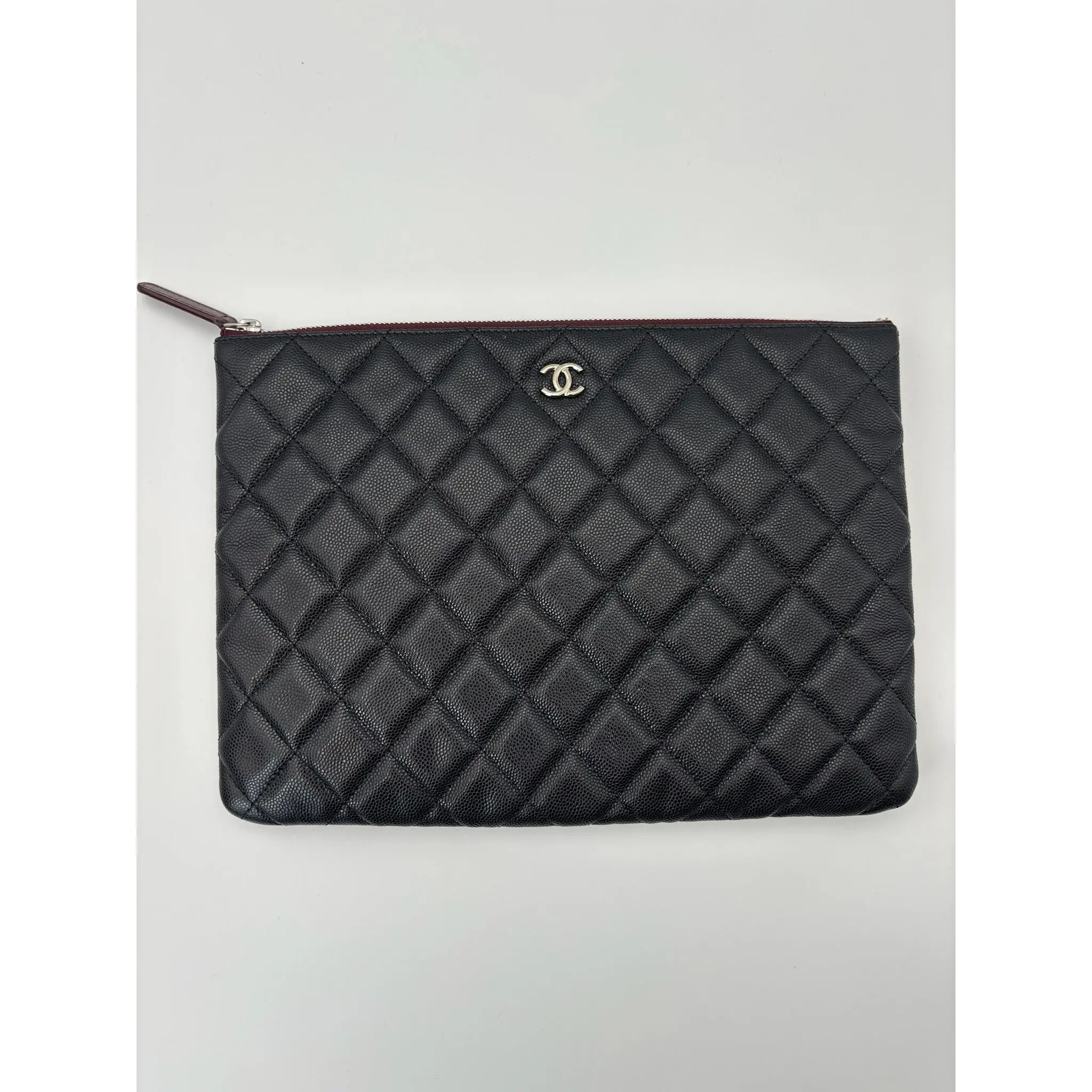Pre-owned Leather Clutches & Wristlets Chanel Black Caviar Quilted O Case Clutch
