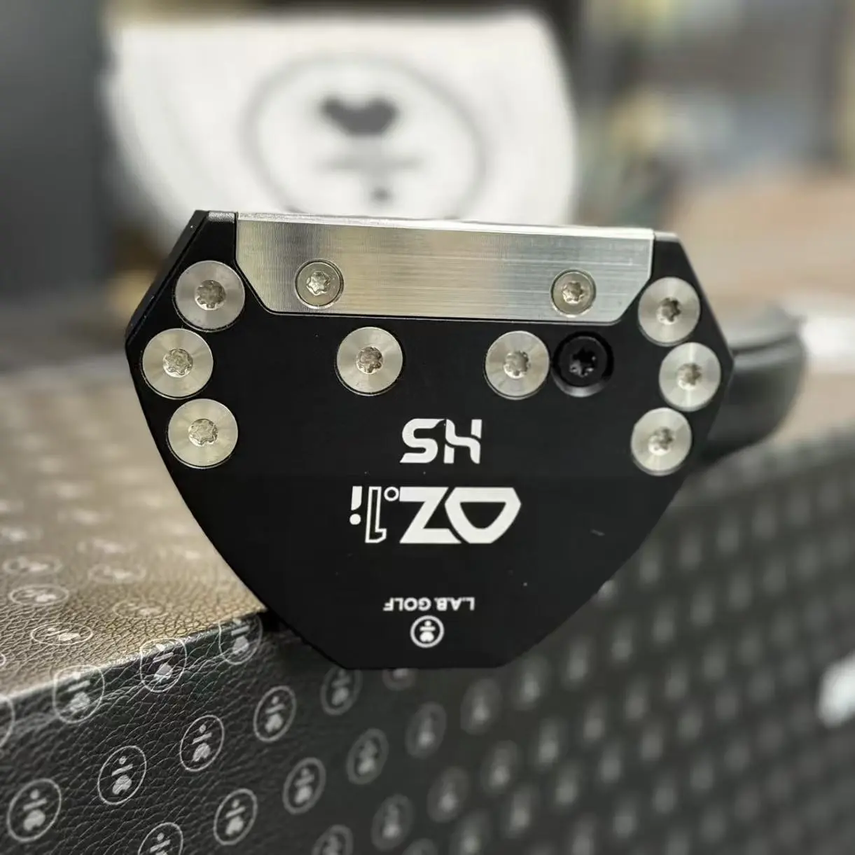 OZ.1i HS Zero Torque Golf Putter, Heel Shafted Mallet Head, Lie Angle Balance Technology, Forgiving Putter for Straighter Putts & Improved Consistency