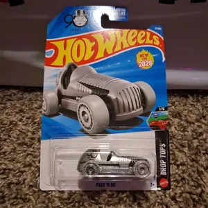 pass n go.hot wheel car