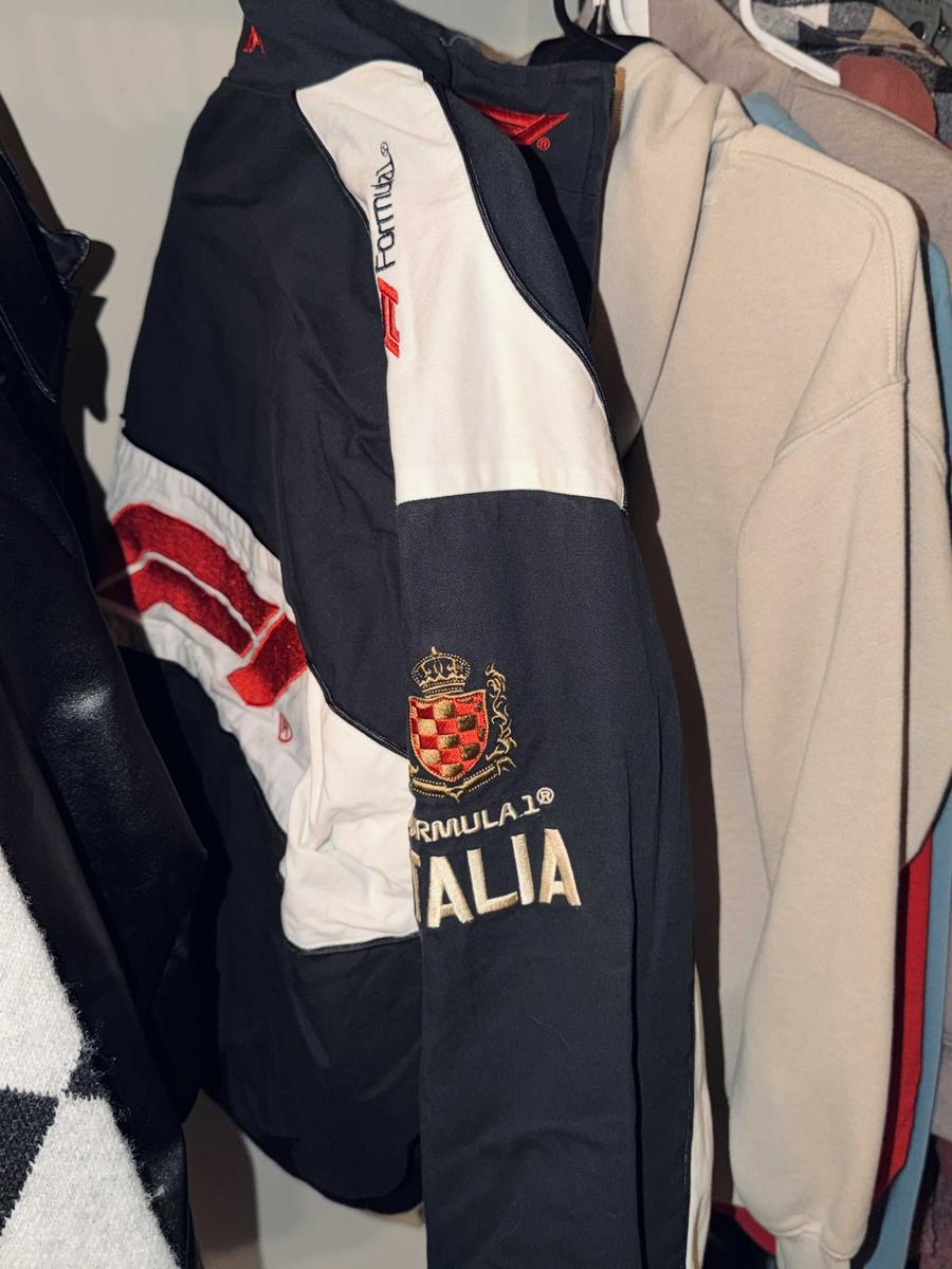 Item: Black, MED SIZE