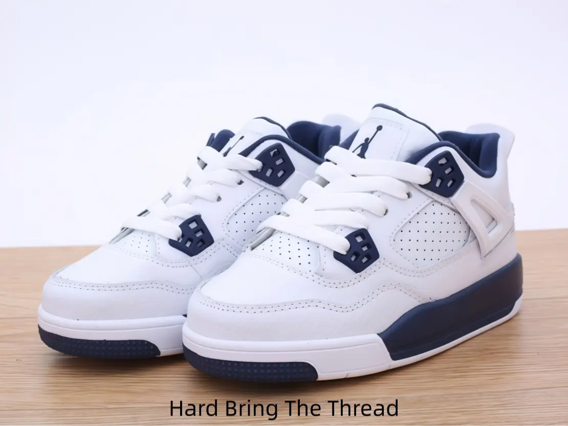Premium Kicks With A Smooth Leather Finish, Sculpted Heel Support, And A Visible Air Cushion — Ideal For Everyday Wear With A Touch Of Athletic Sophistication And Contemporary Urban Flai