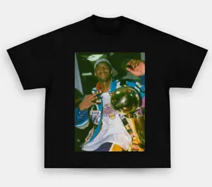 Vintage Lakers Kobe Bryant Holding Trophy Unique T-Shirt