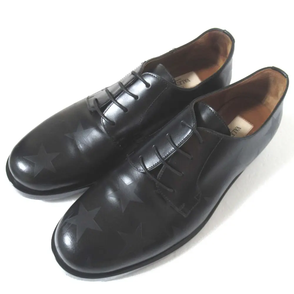 Pre-owned Valentino Calfskin Small Leather Goods Garavani Star Leather Oxford Shoes