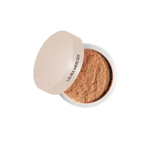 Laura Mercier Ultra Blur Translucent Loose Setting Powder in Translucent Medium Deep