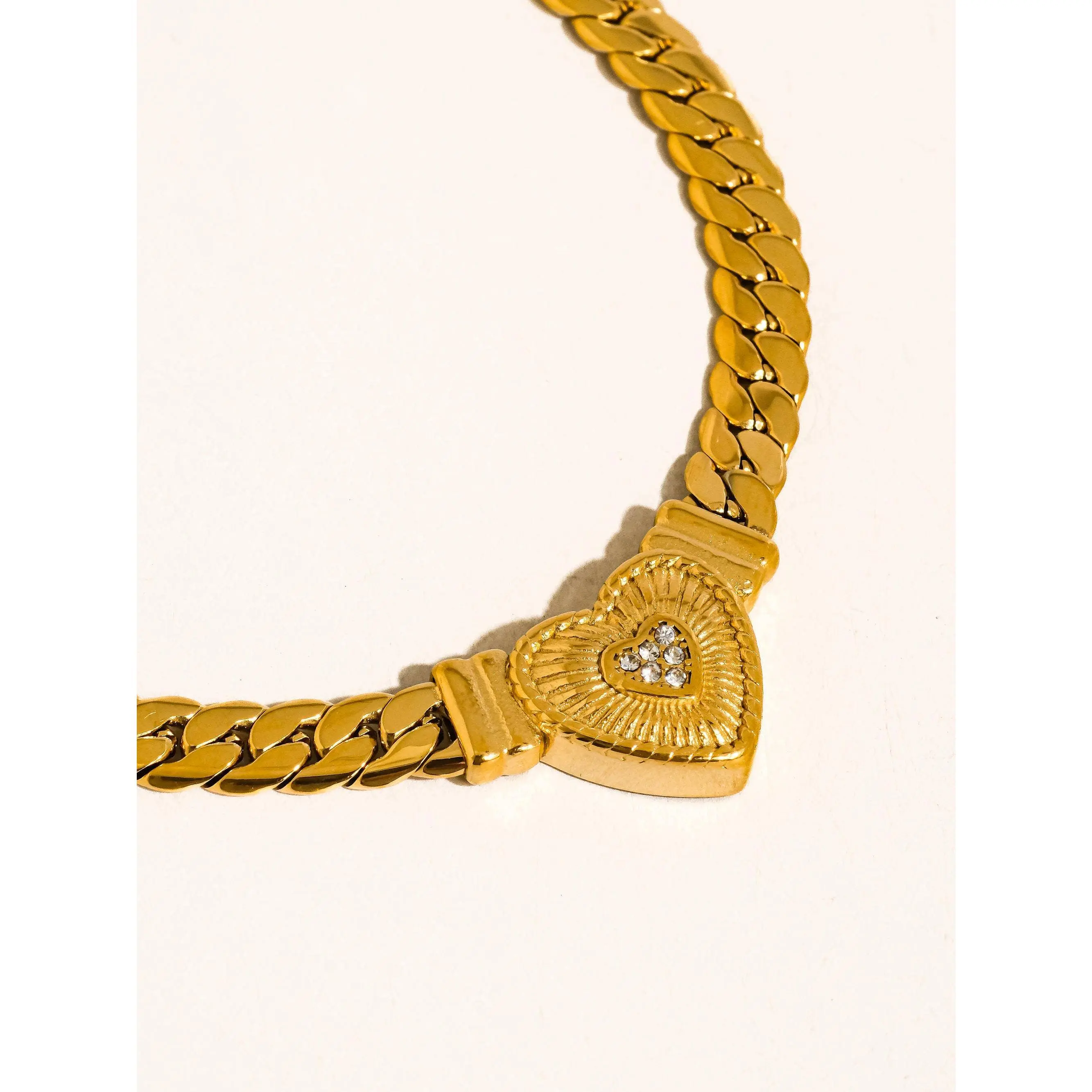 Arwen 18K Gold Non-Tarnish Heart Pendant Chain Necklace: Yellow Gold