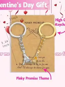 Creative Hand-Held Keychain, Unique Fashion Accessory for Men and Women, Stylish Pendant, Trendy Gift Idea, Personalized Key Holder