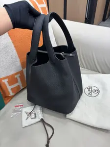 Pre-owned HERMÈS leather Top Handle Bag Picotin Lock