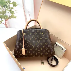 Pre-owned Louis Vuitton Canvas Shoulder Bags 7.8'' R2299 Shoulder Bag C536599357 0320 T1 Chloe