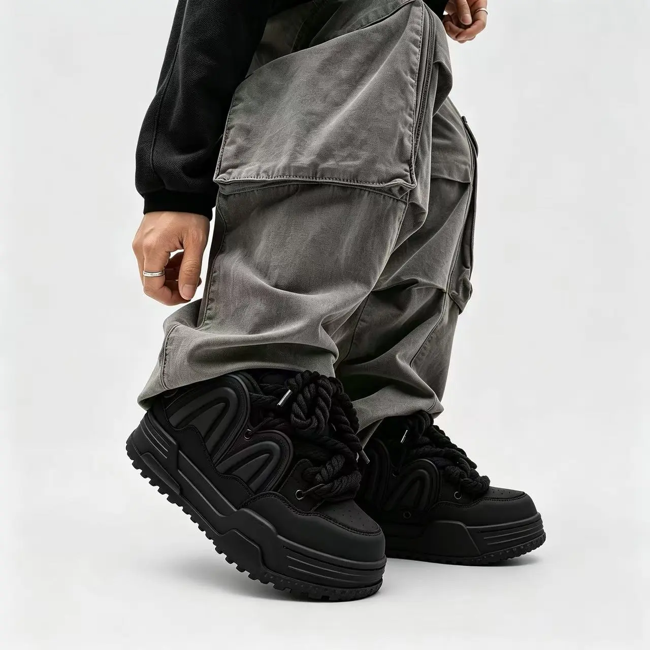 Q-AND 2026 new black casual sneakers for both men and women, couple bread shoes, suitable for both commuting and sports