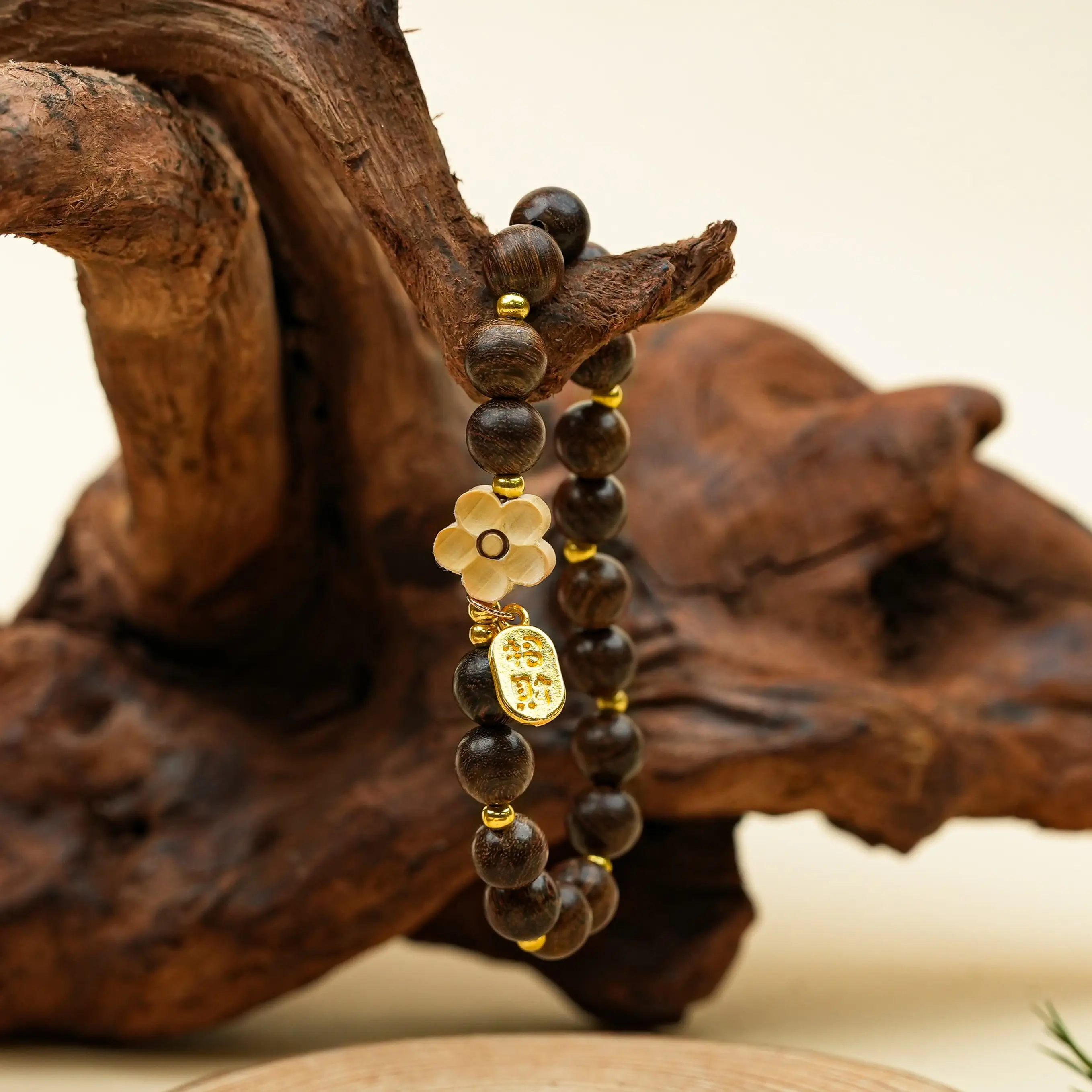 LUMAWU 8mm Golden Sandalwood Beaded Bracelet with Peach Bloom Flower Motif - Versatile Unisex Jewelry for Enhancing Popularity & Charm, Mothers Day Gift, Golden Sandalwood Beads