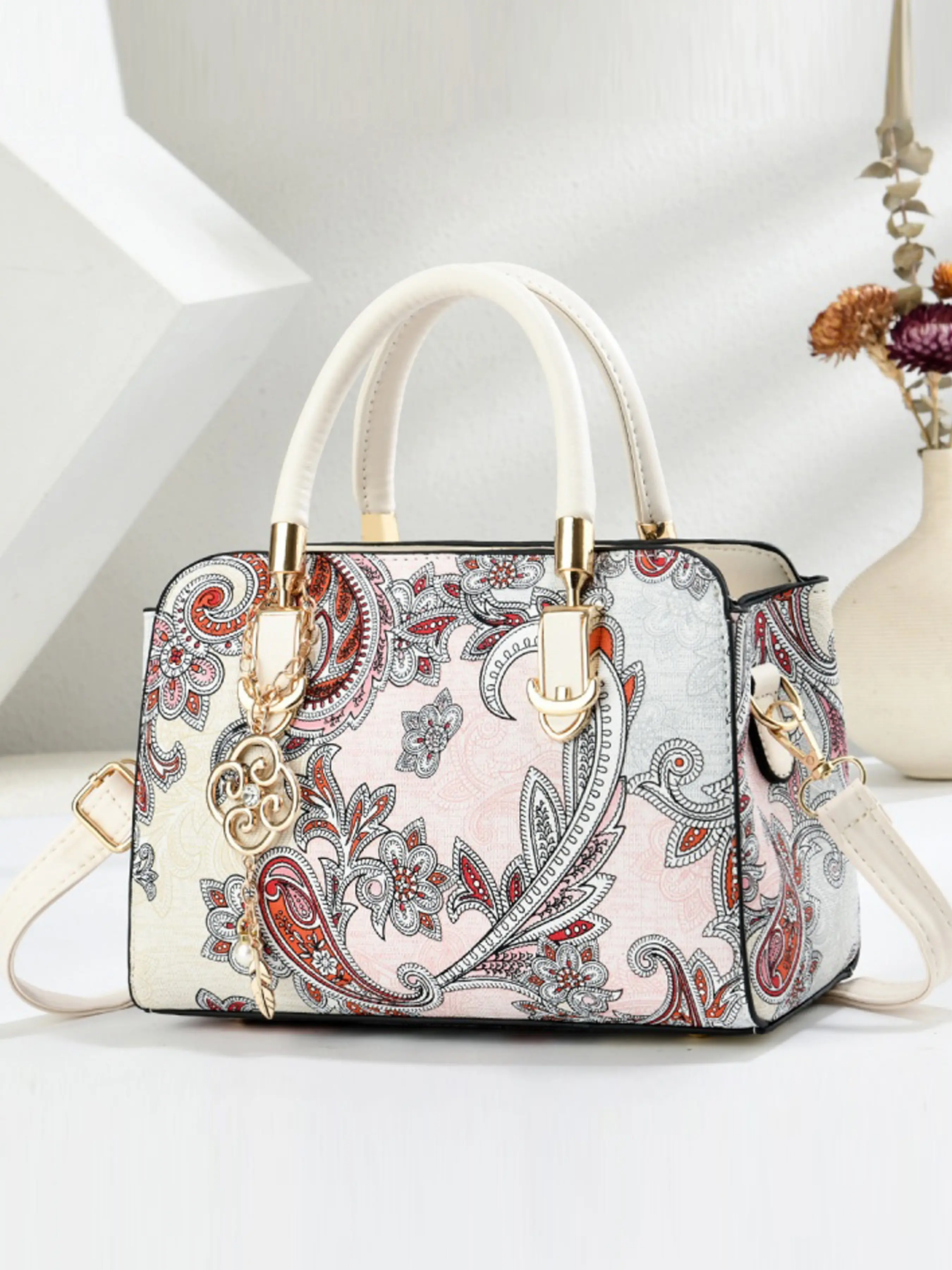 New Women's High-End Underarm Bag, Versatile Handbag, Fashion Vintage Style, Shoulder Bag, Elegant Floral Crossbody Bag, Embellished Shoulder Bag, Versatile Shoulder Bags, Fashionable Crossbody Bag, Fashionable Patterned Bag