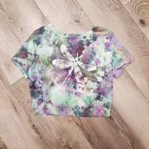 Women's Medium Batik Dragon Fly Ice Dye Cropped T