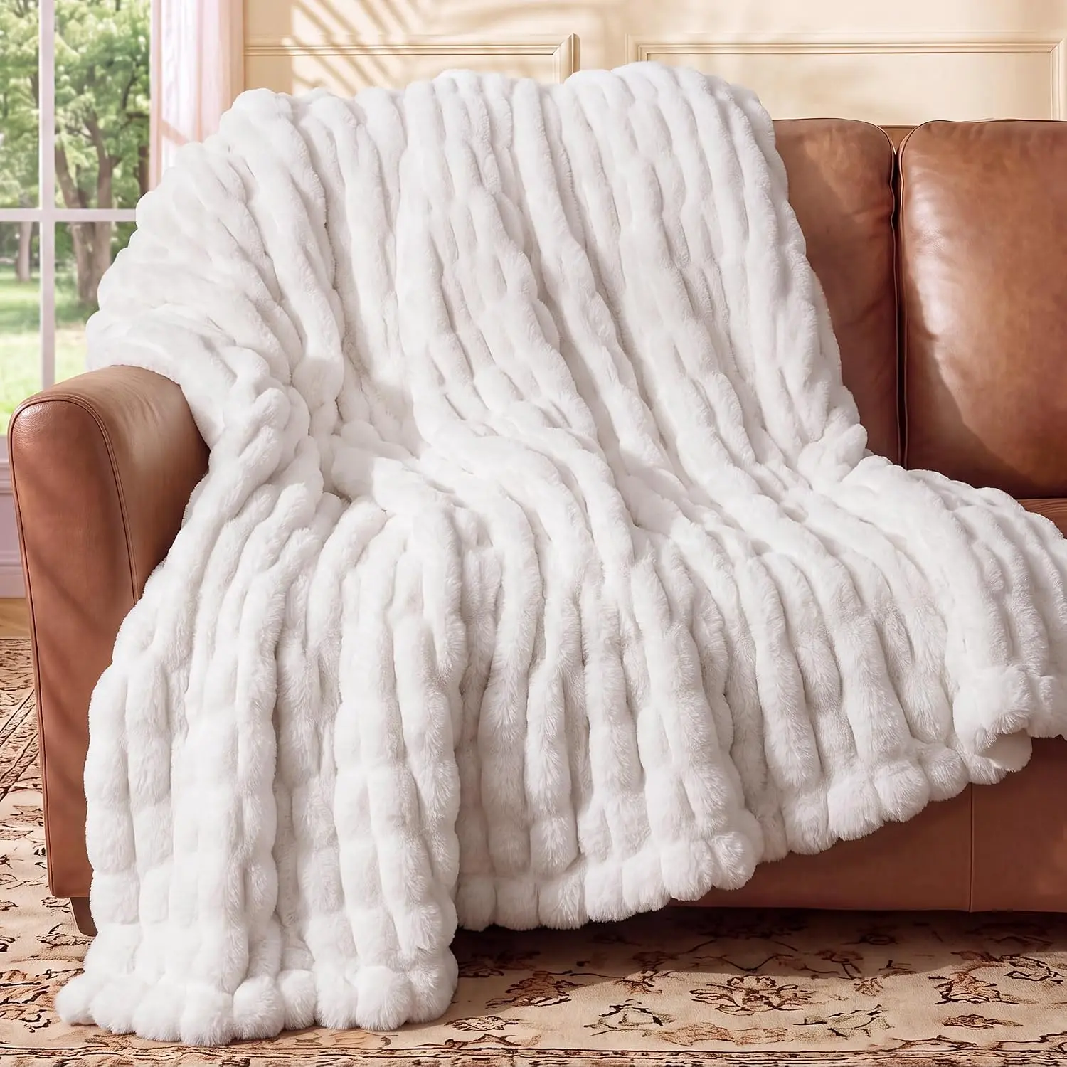 Blunique CloudTouch Faux Fur Blanket - Oversized Thick Plush Throw, Cozy Soft & Warm for Bed Couch