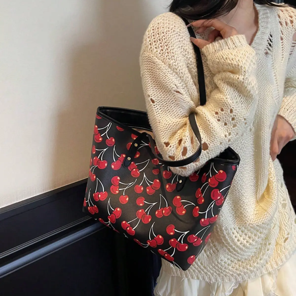 Women's Cute Cherry Print Large Capacity Everyday Tote Bag - Casual Commuter Shoulder Handbag, Minimalist Fashion Shopping Bag, Casual Commuter Bag