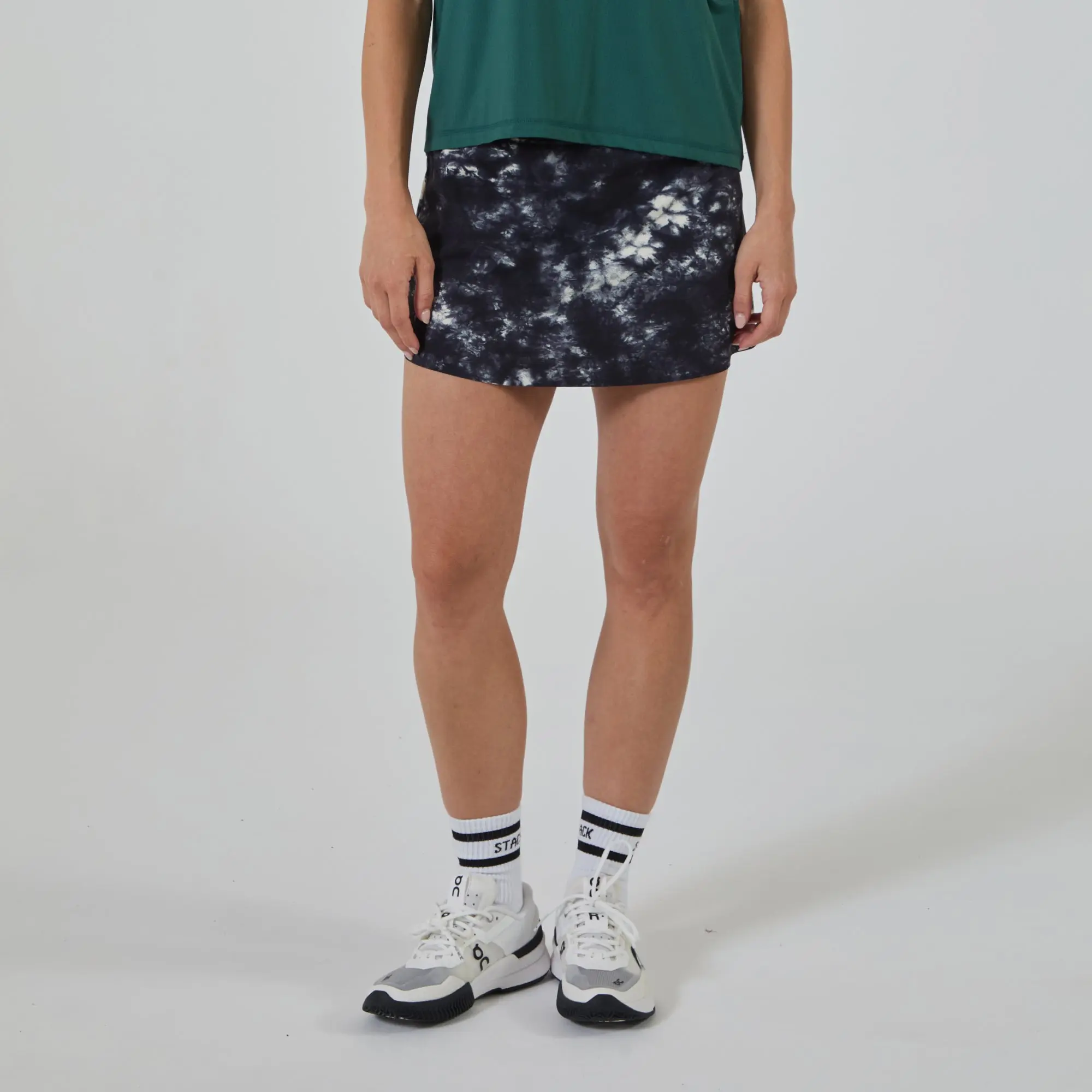 Women's Chic Stretch Sporty Chic Rush Sports Skirt with Cell Phone Pocket, Dual Entry Pocket