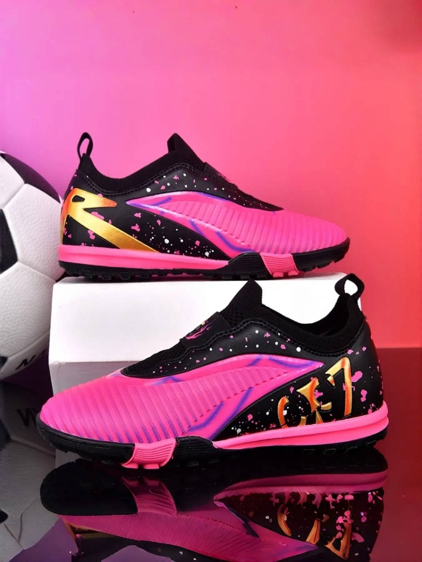 1 Pair Youth Women's Laceless Soccer Cleats| Sporty Casual Style | Breathable Mesh + Durable Turf Sole + Slip-On Elastic Design | Ideal for Students / Matches / Training, Easy On & Off Football Boots, Sports Football Shoes