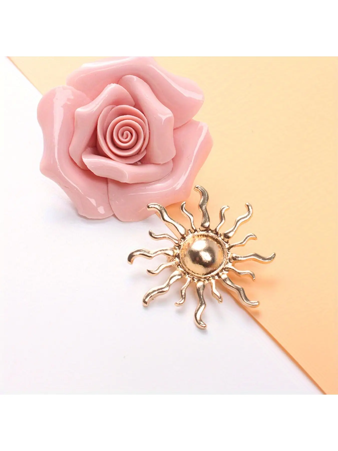 Fashion Personality Retro Sun God Brooch for Women Men Sunflower Advanced Sense Accessories Gold Pins Scarf Buckles Jewelry Gift Fashion Accessory