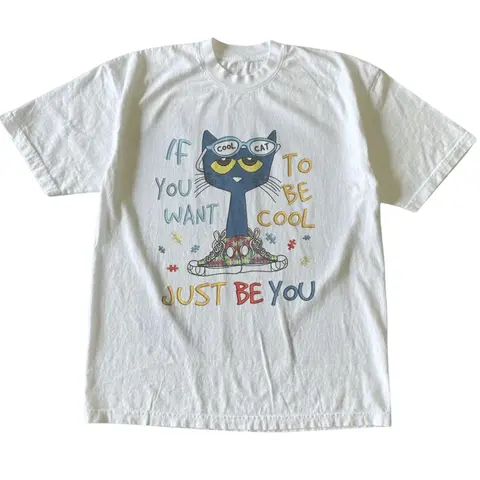 Unisex Short Sleeve Pete Cat Graphic Casual T-Shirt - 2000s Vintage Gothic Grunge Alt Sports Top, "If You Want To Be Cool Just Be Yourself" Animal Tee, Streetwear Cool Gifts for Adults