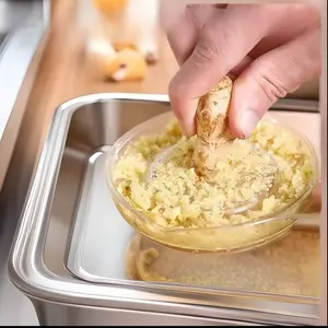 1 Set Handheld Manual Vegetable Grinding Bowl with Lid for Ginger and Garlic Grater Portable Kitchen Non-Electric Grinding Tool for Home Use Small Manual Garlic Mincer and Ginger Masher Spice Mixing Bowl