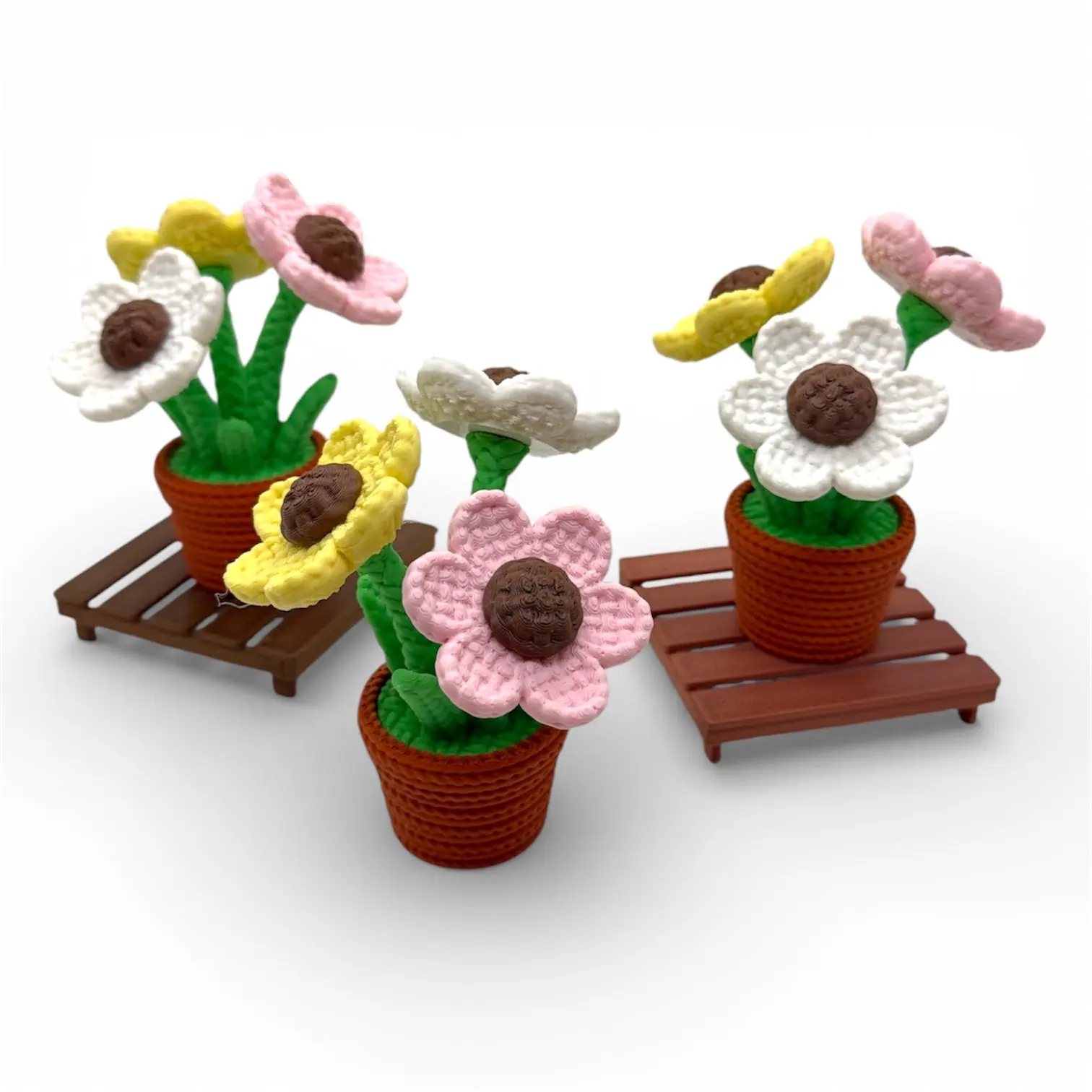 Knitted Daisy Flowers – Floral Desk Top Decor Knitted Daisy Flowers – Floral Desk Top Decor