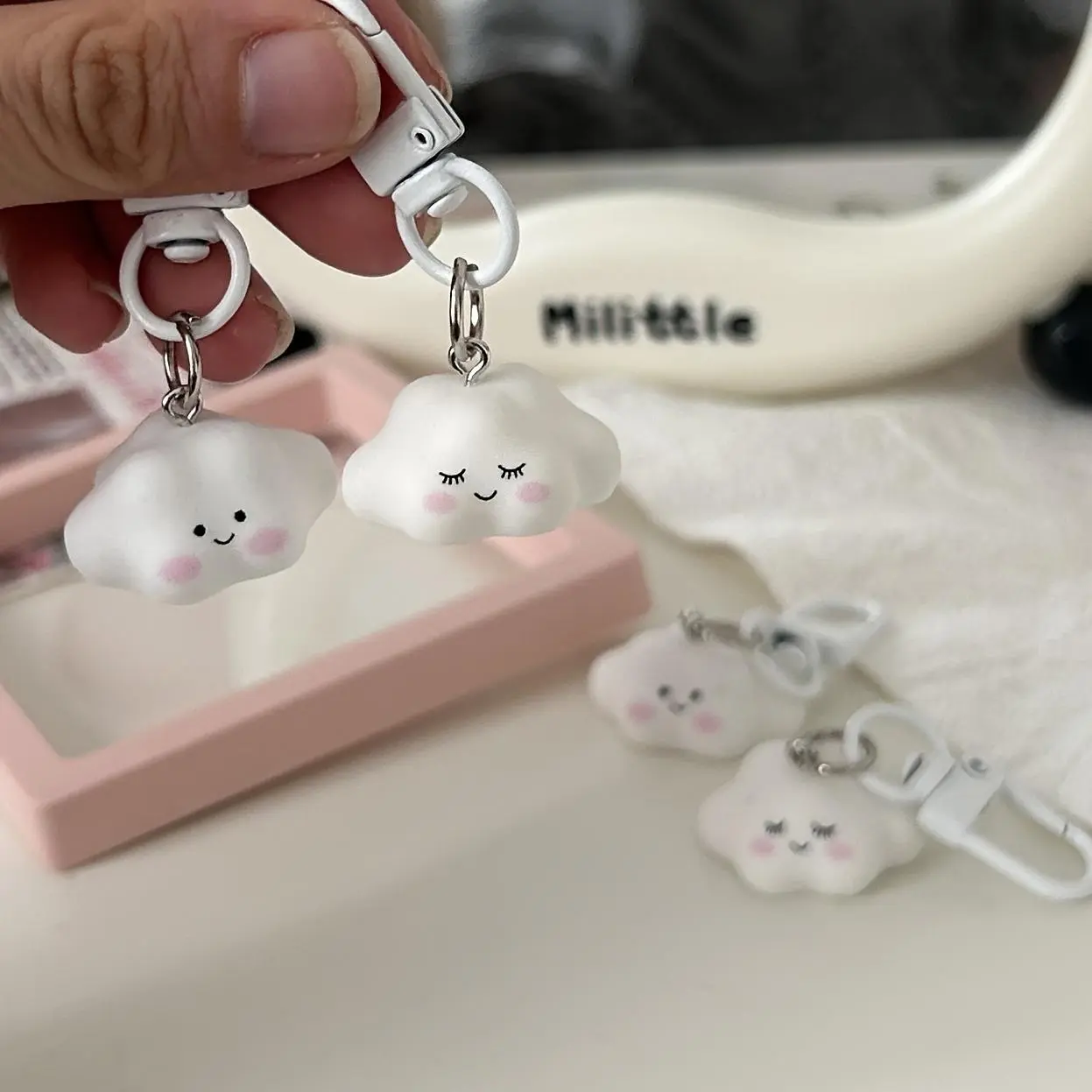 Cute Cloud Keychains Set, Resin Alloy Material, Cartoon Theme Couple and Best Friend Bag Accessories, 1/4/8 Pieces, Perfect Gift, Keychain Kawaii