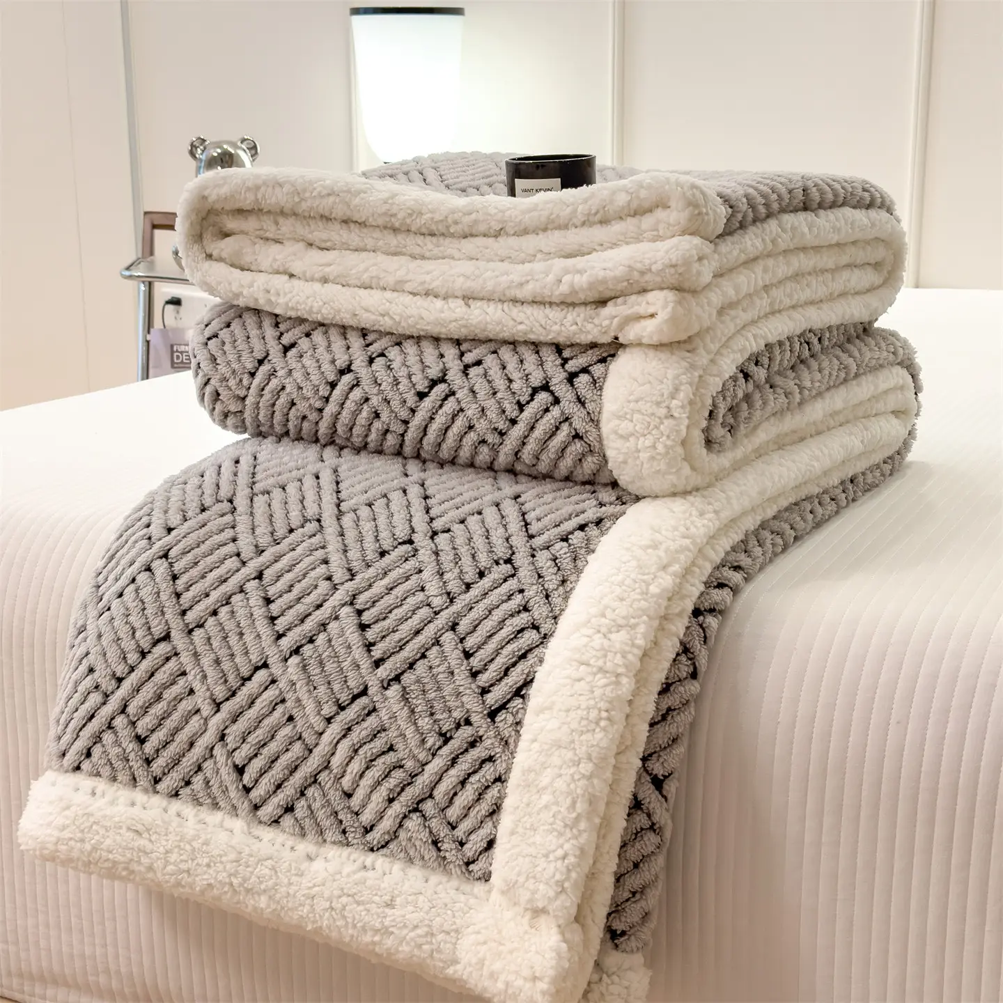 1pc double-layer blanket Double Layer Knitted Plush Blanket, Super Soft All-Season Comfort, Perfect for Bedroom and Living Room, Easy Care, Lightweight Cozy Blanket, Lightweight Warm Blanket, Soft Fluffy Blanket