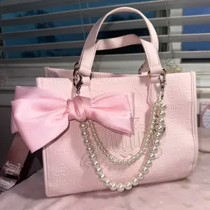 Bow pearl bag chain, pearl purse chain, bow bag charm, bow bag accessory, pearl bag accessory, coquette bow purse chain, pearl chain for bag