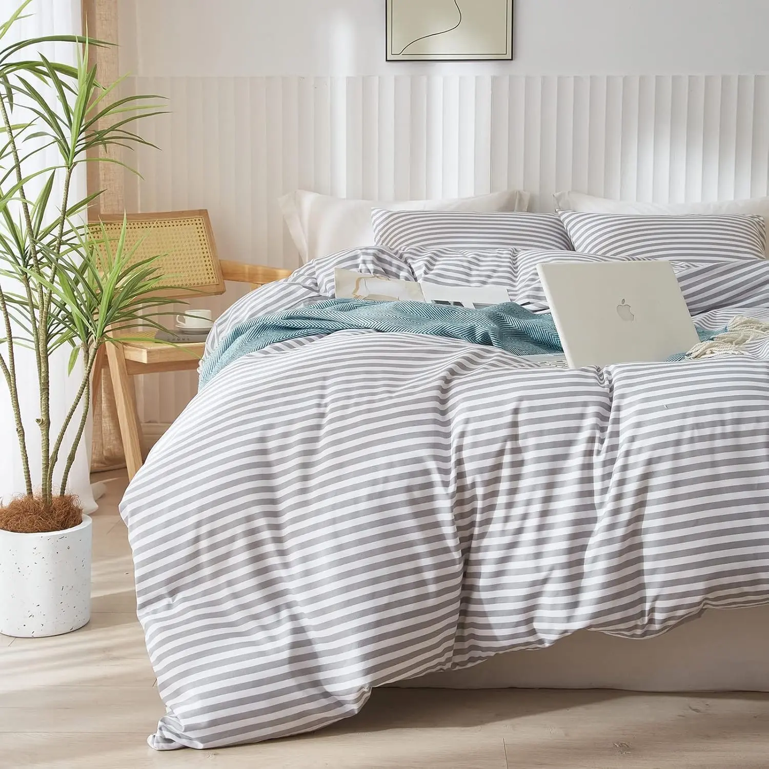 B2# Grey White Stripes