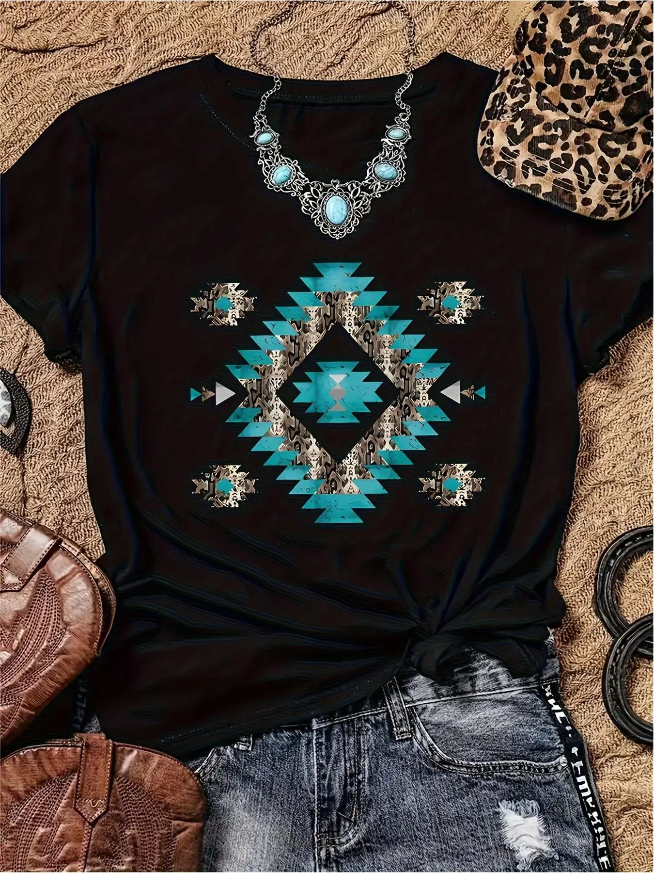 Women's Bohemian Tribal Print T-Shirt, Vintage Short Sleeve Crew Neck Knit Top for All-Season Casual Wear and Festivals, Tshirt, Machine Wash, Bohemian Look, Ethnic Women's T-Shirts, All Seasons, Shortsleeve, Fabric, Polyester, Round Neck, Lady, Colorful,