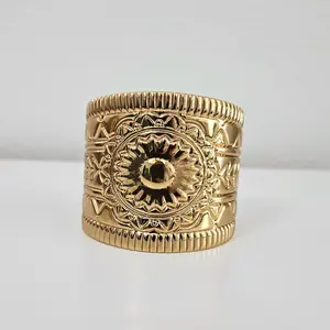 Zayda Gold Stainless Steel Bracelet (Pulsera)