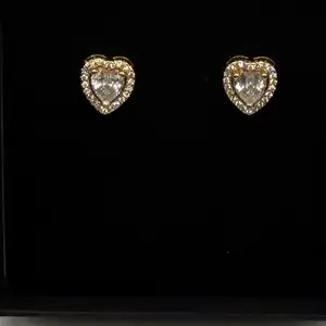 Beautiful Heart Earring Studs Cz Gold Plated