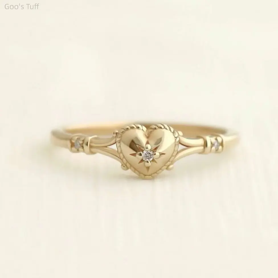 Women's Gold-Plated Heart Band Ring - Minimalist Sleek Cute Girly Finger Jewelry, Ins Viral Silhouette Love Gifts for Daily Wear, Dating, Heart Shaped Ring, Finger Rings