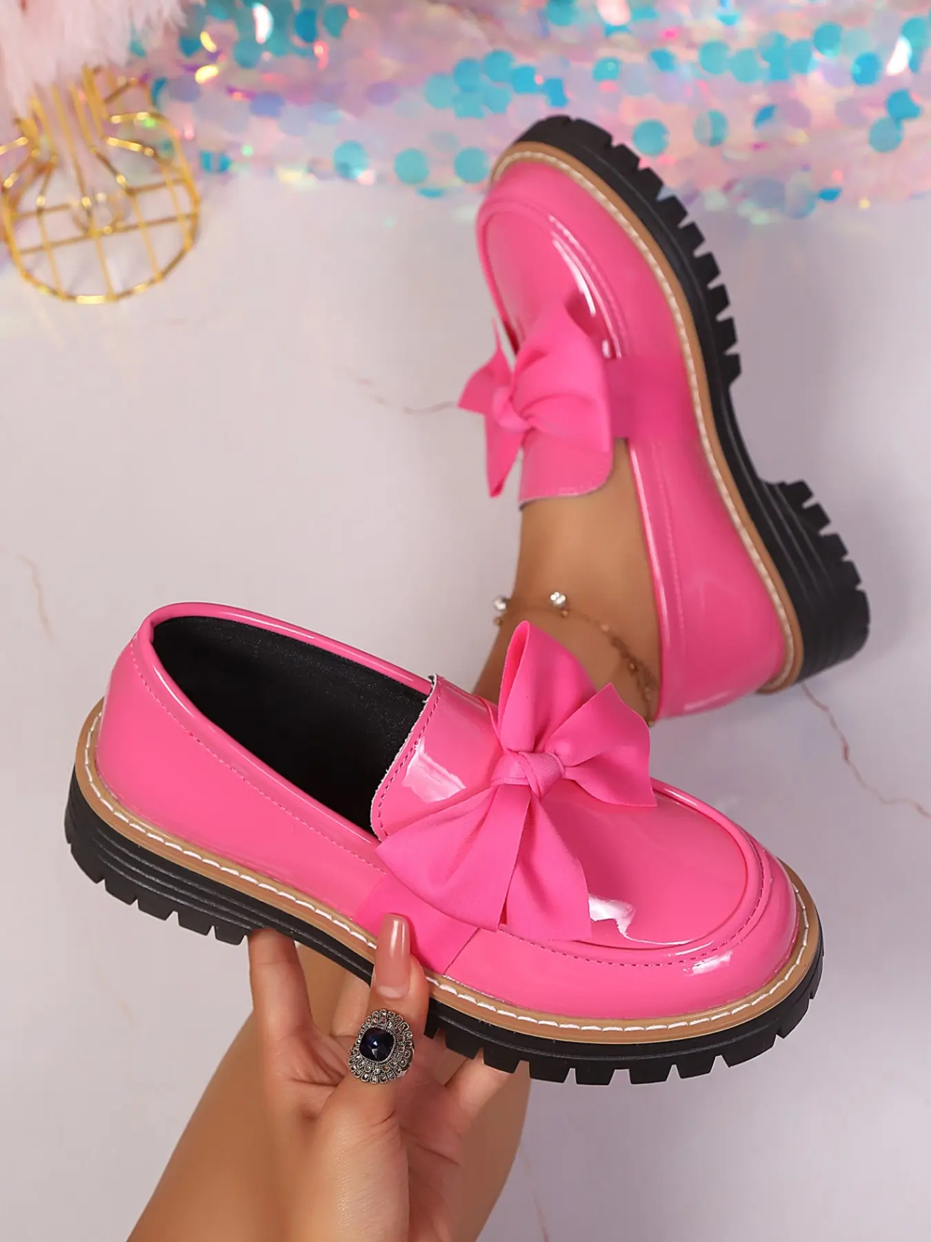 2026 New Glossy Bow Thick Sole Loafers for Women, Girl, Chunky Heel Jk Uniform Shoes, Versatile Commuter Leather Shoes, Walking Shoes, Bow Decorated Shoes