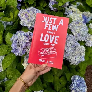 JUST A FEW THINGS I LOVE ABOUT YOU - Love Book 21x14cm Thoughtful Personal Touches Fill-in Gift for Valentine's/Anniversary Heartfelt Keepsake
