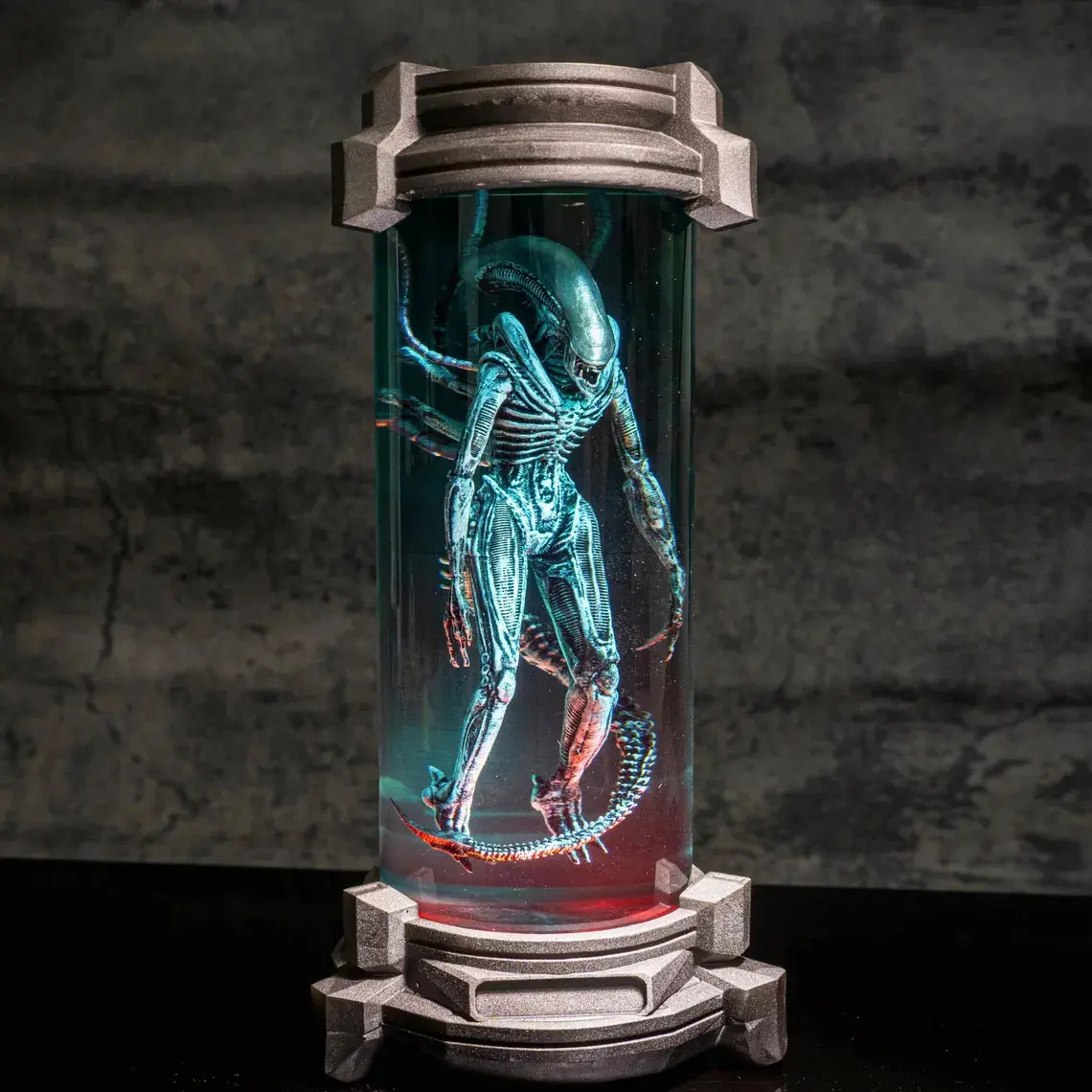 Handcrafted Xeno.morph Sci-Fi Diorama Figurine, Space Monster Hypersleep Chamber Cryosleep Tube Ornament, Cyberpunk Desk Decor Gift for Him Art