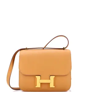 Pre-owned HERMÈS material Messenger Bags Hermes Constance Bag Swift 18 by Rebag