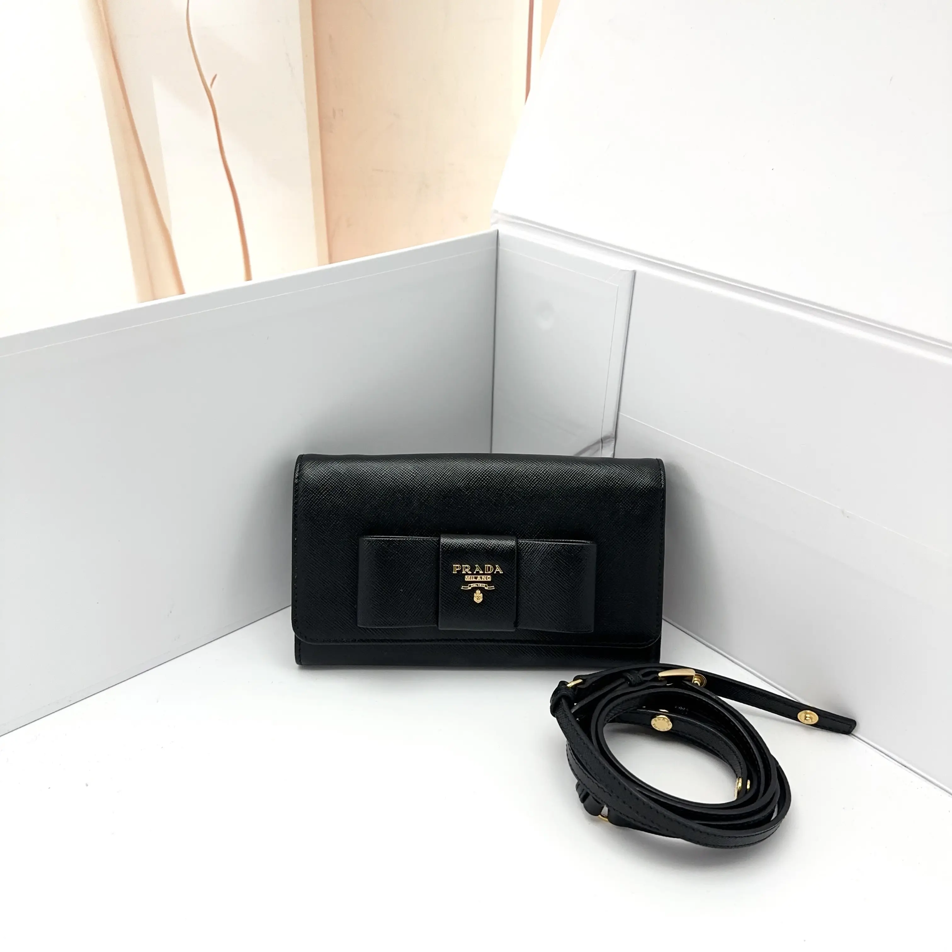 Pre-owned PRADA Saffiano Leather Bow Flap Shoulder Bag 0810 raye 22291010