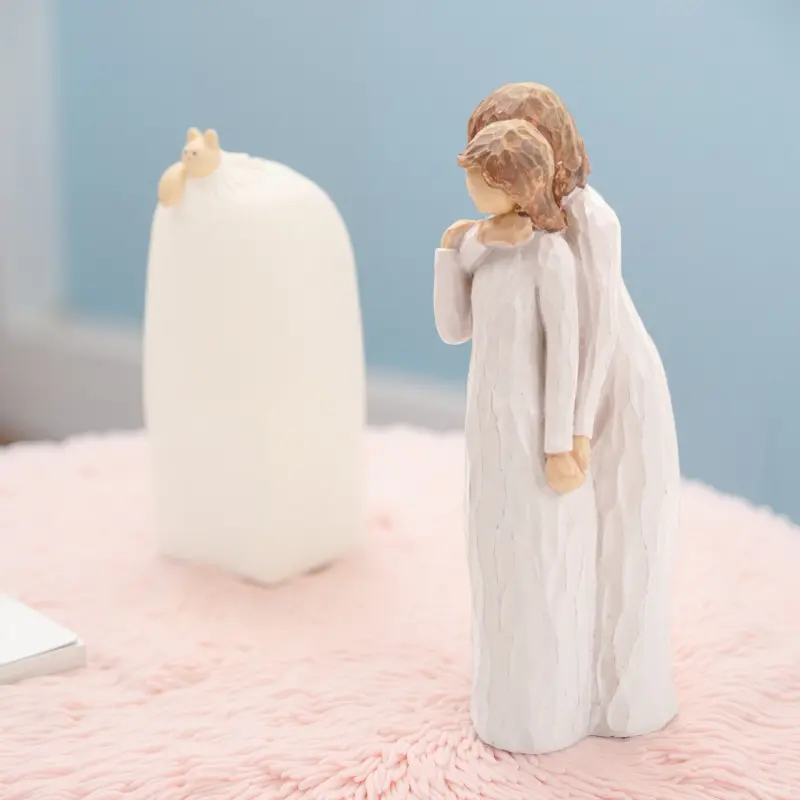 Mother and Daughter Hugging Resin Statue, Resin Sculptures, Cute Collectible Figurines, Hand-painted Indoor and Outdoor Decoration, Cozy Family Scene, Exquisite Craftsmanship, Perfect Gift for Mother