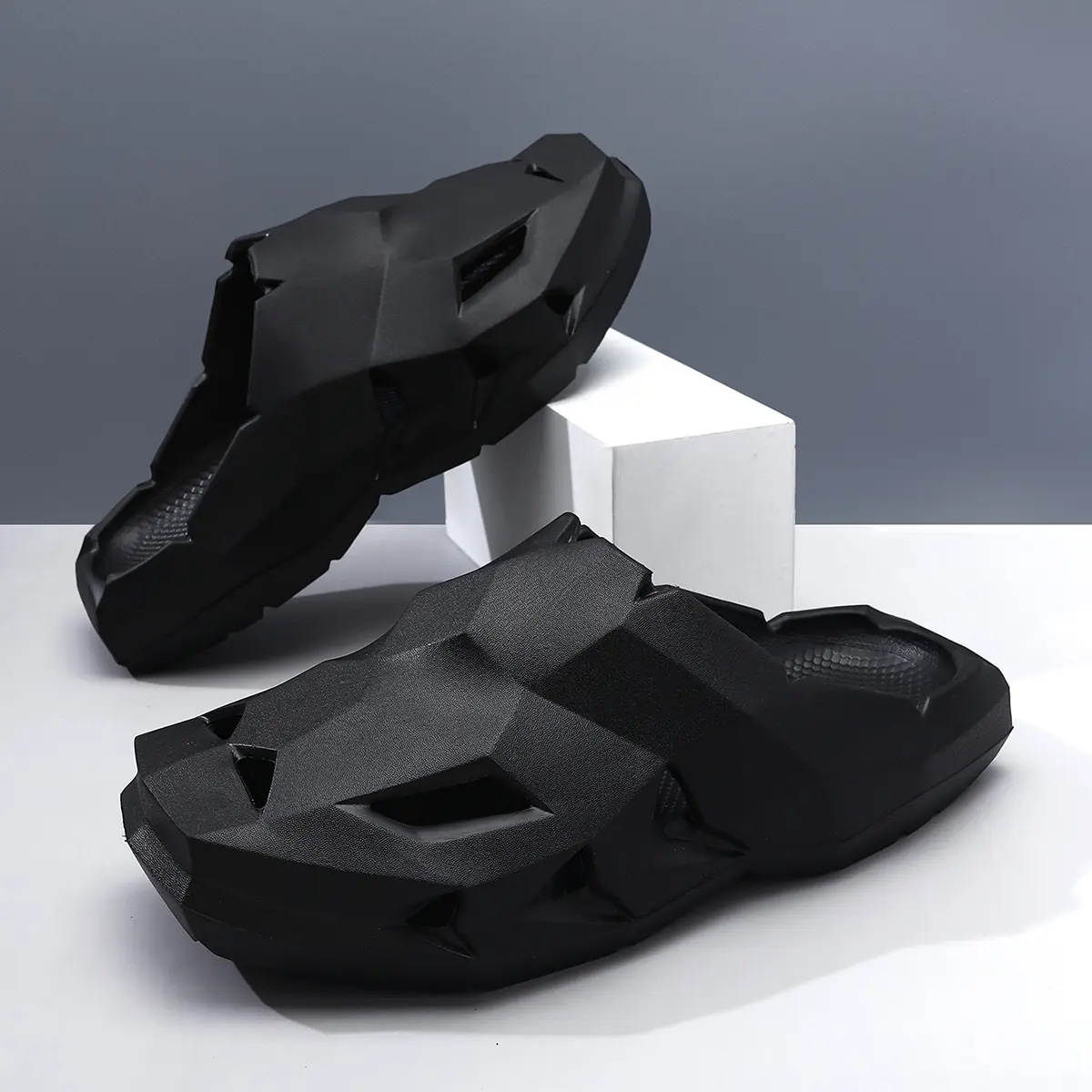 Summer Mecha Black Samurai Slippers for Men, Futuristic Style, Thick Sole, Height-Enhancing, Toe-Covered, Holey Sandals with Cushioned Feel, EVA One-Piece Molded, Non-Slip and Breathable, Couples' Outdoor Beach and Home Use Flip-Flops