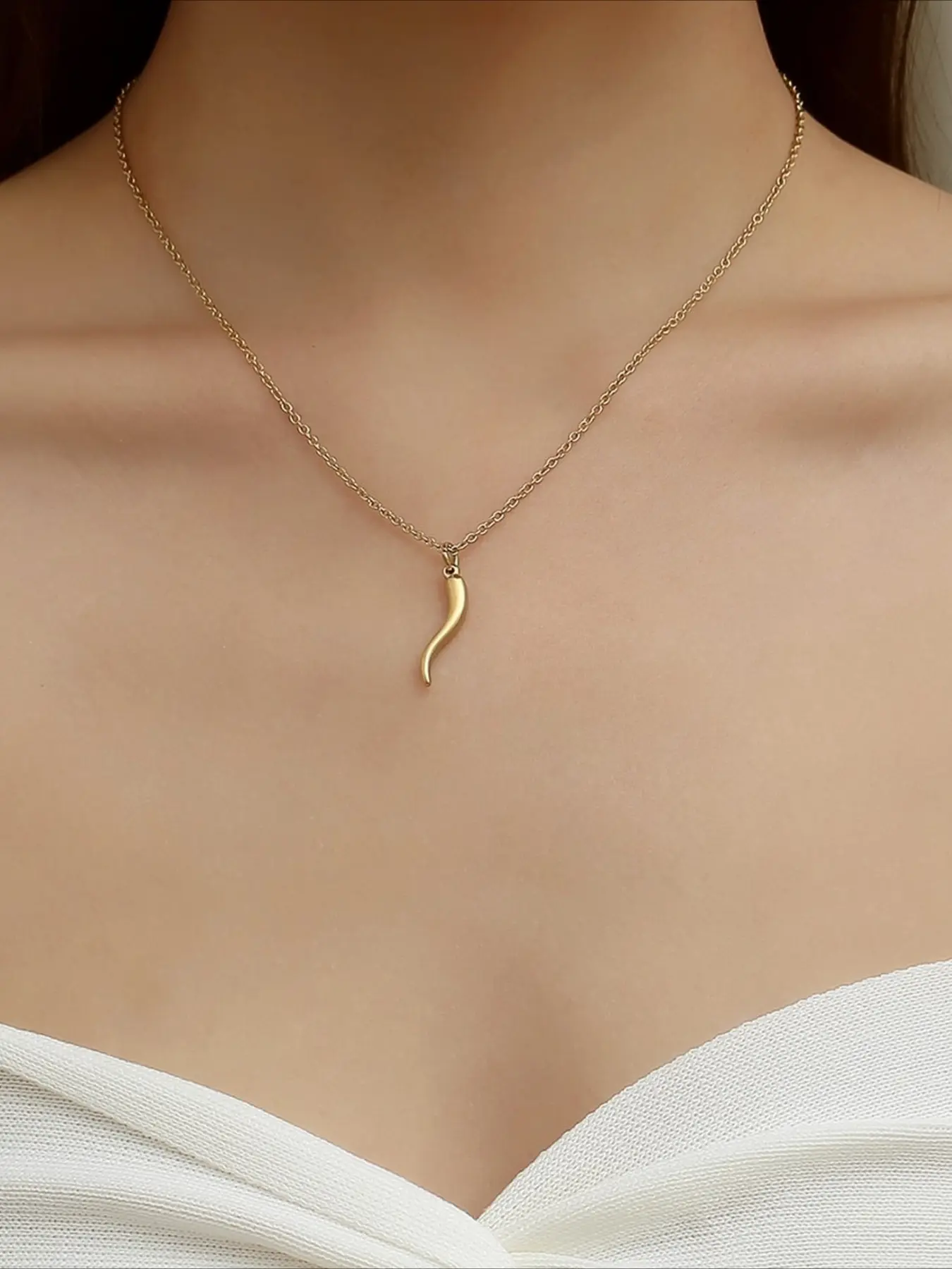 Cornicello European and American Style Three-dimensional Chili Shaped Stainless Steel Necklace Durable Fashion Accessory with A High-end Feel That Does Not Fade
